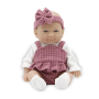 Muñeca bebé con diferentes conjuntos de ropa