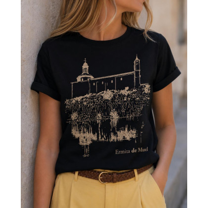 Camiseta Negra Ermita de Muel | Diseño Exclusivo Adiario Store